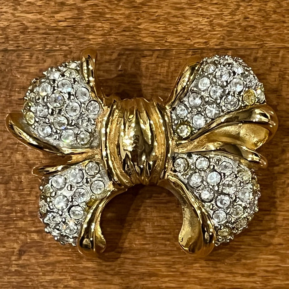Vintage Givenchy rhinestone bow pearl or bead enhancer pendant